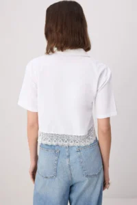 TRENDYOLMİLLA WHITE Lace Garnili Crop/Short Cut Shirt - Image 4