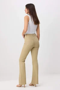 TRENDYOLMİLLA Camel Button Detailed High Waist Medium Flexible Flare jeans - Image 4