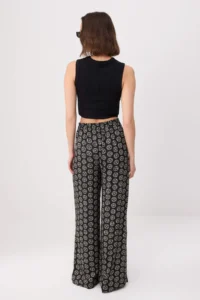 TRENDYOLMİLLA Black Patterned Viscose Rahat Cut Elastic Waist Wide Leg Pants - Image 4