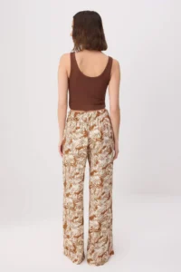 TRENDYOLMİLLA Brown-Multicolored Patterned Viscose Rahat Cut Elastic Waist Wide Leg Pants - Image 4
