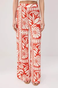 TRENDYOLMİLLA Red-Multicolored Patterned Viscose Rahat Cut Elastic Waist Wide Leg Pants - Image 3