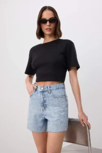 TRENDYOLMİLLA Mavi Stone Detailed City Size DENIM Shorts