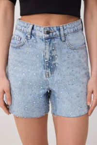 TRENDYOLMİLLA Mavi Stone Detailed City Size DENIM Shorts - Image 3