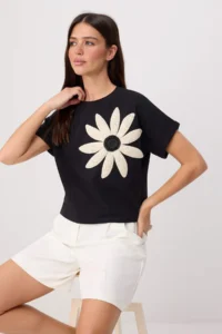 TRENDYOLMİLLA Black Floral Regular/Normal Pattern Short Sleeve Tok 100% Cotton Knitting T-Shirt