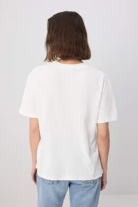 TRENDYOLMİLLA Ecru Oversized/Wide Pattern Short Sleeve Binding Detailed LONG Soft Knitting T-Shirt - Image 4