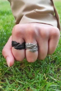 The Collection Adjustable Black-silver Unisex Ring Set with Feather Leaf Figure