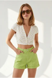 Olalook Women's Oil Green Leg Folded Stitching Detailed Pocket Shorts - Image 4