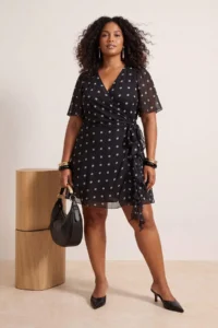 Trendyol Curve Brown Weaving Plus Size Dress - Image 2