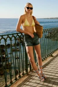 TRENDYOLMİLLA Yellow Triangle Covered Casting with accessories Regular Bikini Set - Image 3