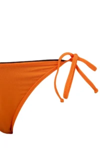TRENDYOLMİLLA Color Bloklu Double Sided Triangle Covered Regular Waist High Leg Bikini Set - Image 10