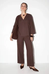 Drop by TrendyolMilla Brown V-neck with pocket Tek buttoned Top Elastic Waist with pocket Pantolonlu Set - Image 2