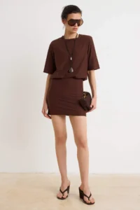 TRENDYOLMİLLA Brown Plain Soft Fabric Fitted Short Sleeve Flexible Knitting Dress