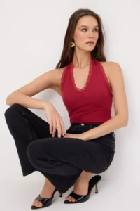 TRENDYOLMİLLA Red Fitted Barbell Neck Lace Detailed Soft Knitting Tank Top - Image 2