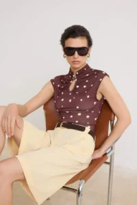 TRENDYOLMİLLA Multicolored Polka Dot Fitted Keyhole Collar Flexible Knitting Blouse