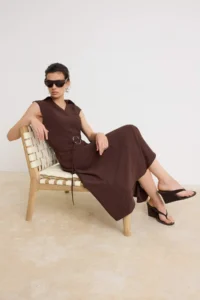 TRENDYOLMİLLA Brown Metallic Belt Detailed Midi Sleeveless Cotton Weaving Dress - Image 2
