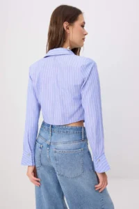 TRENDYOLMİLLA BLUE-Multicolored Striped Mini Checkered Fitted Crop Shirt - Image 4