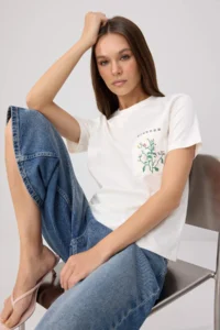 TRENDYOLMİLLA Ecru Embroidered Regular/Normal Pattern 100% Cotton Knitting T-Shirt