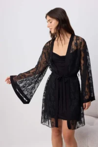 TRENDYOLMİLLA Black 4 Sets Lace Detailed Viscose Knitting Pajama Set