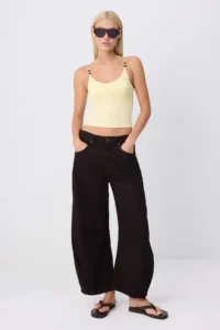 TRENDYOLMİLLA Yellow Plain Fitted V-neck Thin Sleeveless Sleeveless Flexible Knitting Tank Top - Image 2