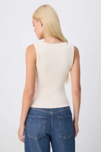 TRENDYOLMİLLA Brown-BEIGE Plain Fitted V-neck Thick Sleeveless Sleeveless Soft Knitting Tank Top - Image 4