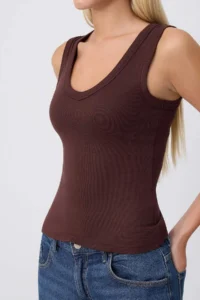 TRENDYOLMİLLA Brown-BEIGE Plain Fitted V-neck Thick Sleeveless Sleeveless Soft Knitting Tank Top - Image 6