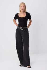 TRENDYOLMİLLA Black Plain Fitted Cowl Neck Standard Sleeve Short Soft Knitting Blouse