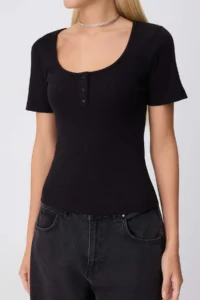 TRENDYOLMİLLA Black Plain Fitted Cowl Neck Standard Sleeve Short Soft Knitting Blouse - Image 3