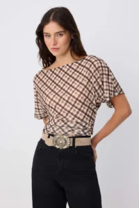 TRENDYOLMİLLA Multicolored Plaid / Checkered Fitted Boat Neck Bat Arm Short Foam Knitting Blouse - Image 2
