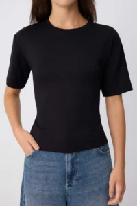 TRENDYOLMİLLA Black Plain Fitted Crew Neck Standard Sleeve Short 100% Cotton Knitting T-Shirt - Image 3