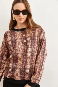 Olalook Women's Snake Brown Basic Soft Textured Loose Sweatshirt - Image 2