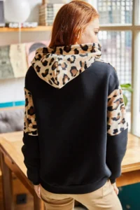 Olalook Women's Black Leopard Fleece Thick Sweatshirt with Leopard Detail and Fleece Inside - Image 6