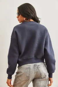 Olalook Women's Anthracite Pearl Detailed Rose Crop Thick Sweatshirt - Image 3