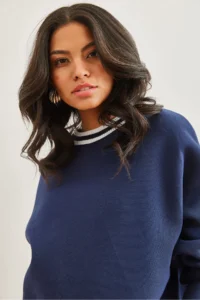 Olalook Women's Navy Blue Collar Detailed Thick Sweatshirt - Image 4