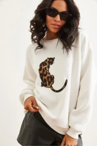 Olalook Women's White Leopard Appliqued Ribbed Oversize Sweatshirt - Image 5