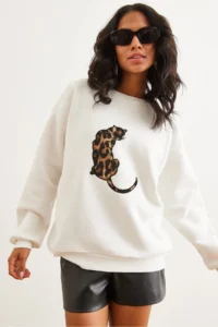 Olalook Women's White Leopard Appliqued Ribbed Oversize Sweatshirt - Image 6