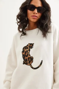 Olalook Women's White Leopard Appliqued Ribbed Oversize Sweatshirt - Image 7