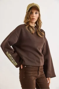 Olalook Women's Bitter Brown Wide Sleeve Detailed Raised Oversize Sweatshirt - Image 3