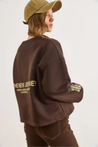 Olalook Women's Bitter Brown Wide Sleeve Detailed Raised Oversize Sweatshirt - Image 6