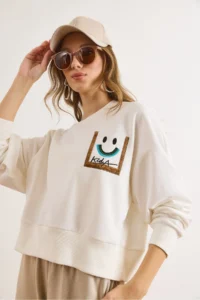 Olalook Women's White Patch Smiley Face Detailed Bat Sweatshirt - Image 2