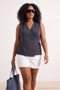 Trendyol Curve More Sustaniable Anthracite Fitted Double breasted Premium Knitting Plus Size Blouse - Image 2