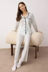 TRENDYOLMİLLA Light BLUE 100% Cotton Striped Biye Detailed Knitting Pajama Set - Image 2
