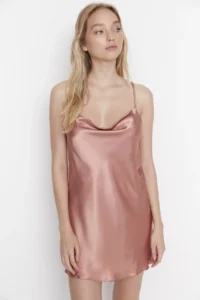 TRENDYOLMİLLA Salmon Off-Shoulder Neck Back Detailed Rope Sleeveless Satin Weaving Nightgown - Image 6