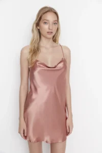 TRENDYOLMİLLA Salmon Off-Shoulder Neck Back Detailed Rope Sleeveless Satin Weaving Nightgown - Image 7