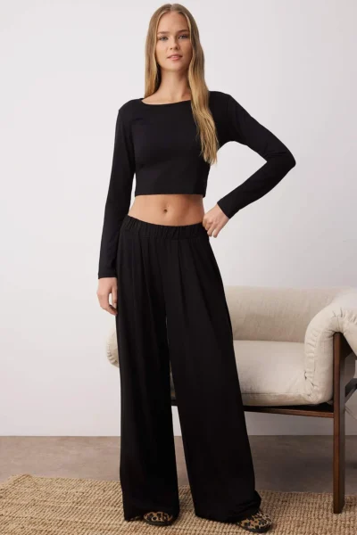 TWOAW21AU0034-BLACK_1