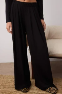 TRENDYOLMİLLA Black Viscose Knitting Pajama Set - Image 3