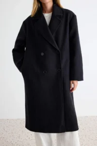 TRENDYOLMİLLA Black Oversized Wide Cut LONG Woolly Bowl Overcoat - Image 3