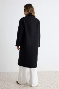 TRENDYOLMİLLA Black Oversized Wide Cut LONG Woolly Bowl Overcoat - Image 4