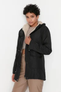 TRENDYOLMİLLA Black Hooded Inside FURRY Water Repellent Parka Overcoat - Image 3