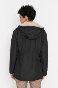 TRENDYOLMİLLA Black Hooded Inside FURRY Water Repellent Parka Overcoat - Image 5
