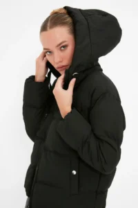 TRENDYOLMİLLA Black Hooded Rugular Pattern Water Repellent Puffer Jacket Coat - Image 11